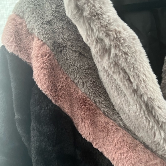 Jacket/ little coat/ faux fur/ - Picture 2 of 10